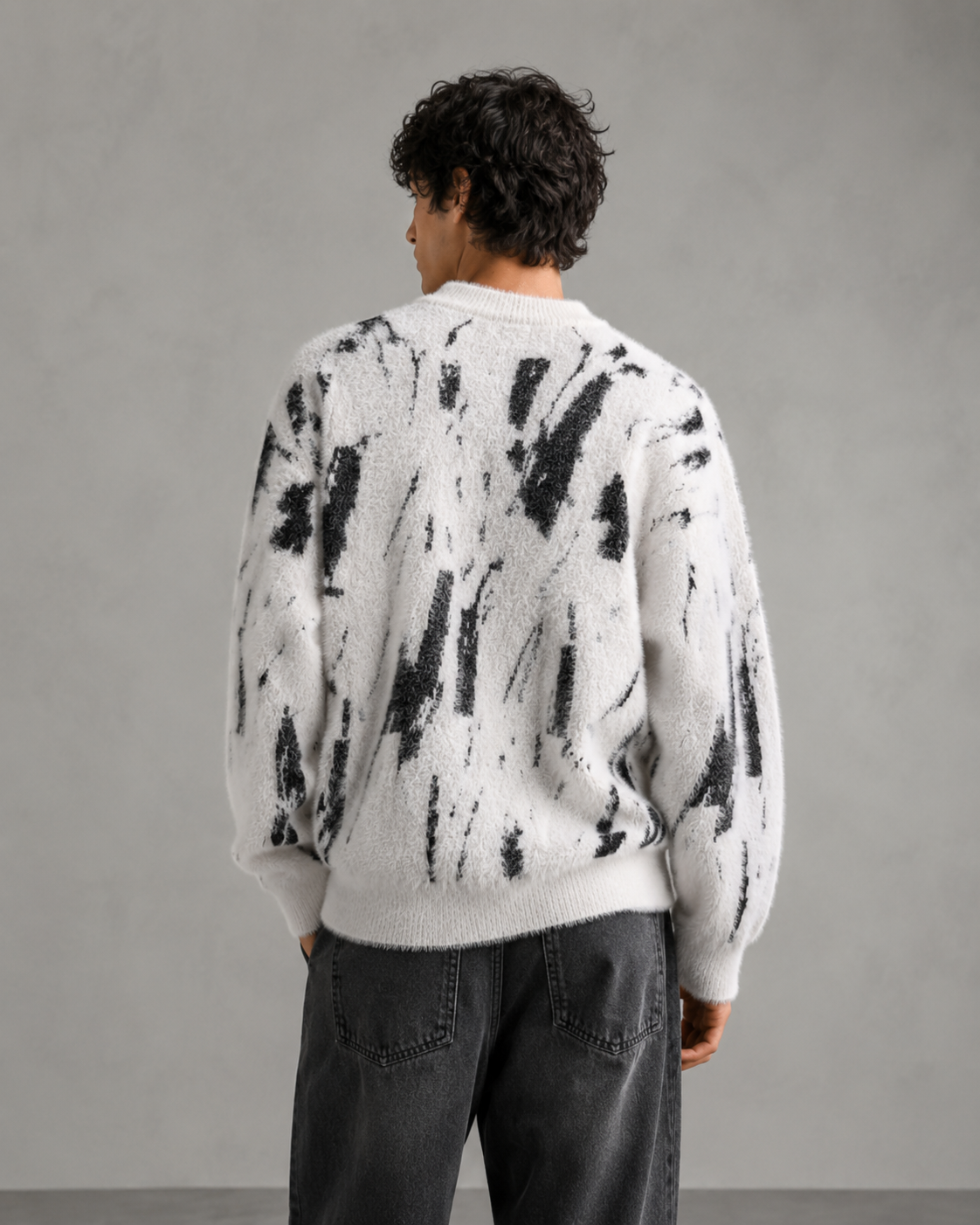 Men's Abstract Knit Sweater With Fuzzy Relaxed Fit